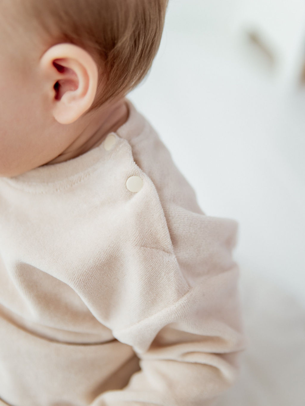 Джемпер из велюра Крем-брюле 0+ - Bungly фото 2