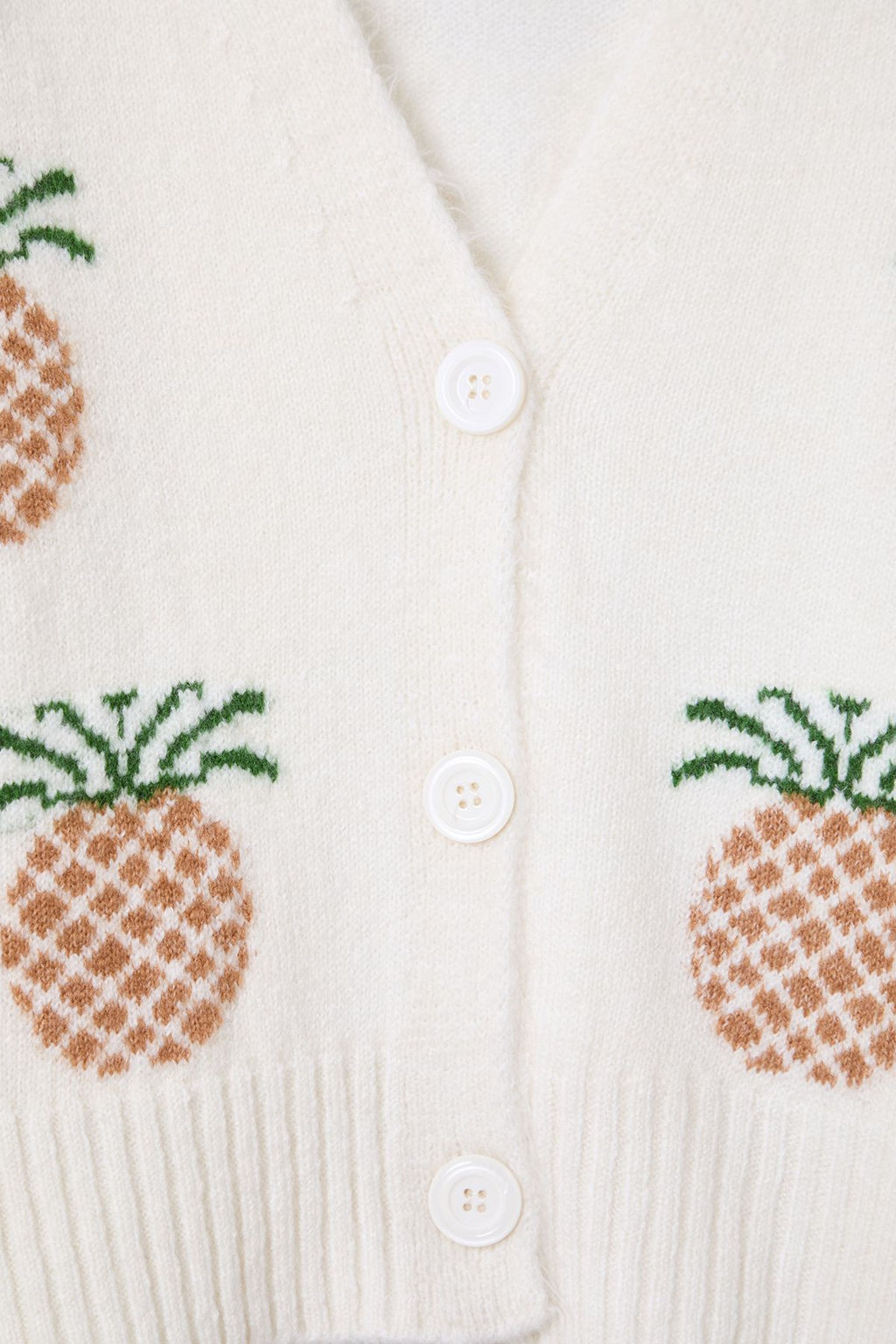 TRENDYOLMILLA Ekru Yumusak Dokulu Kiraz Desenli V Yaka Triko H?rka TWOAW25HI00377  фото 7