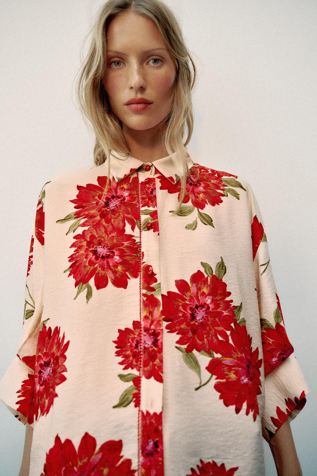 CAMISA ESTAMPADO FLORAL / Crudo / Rojo - Zara фото 2