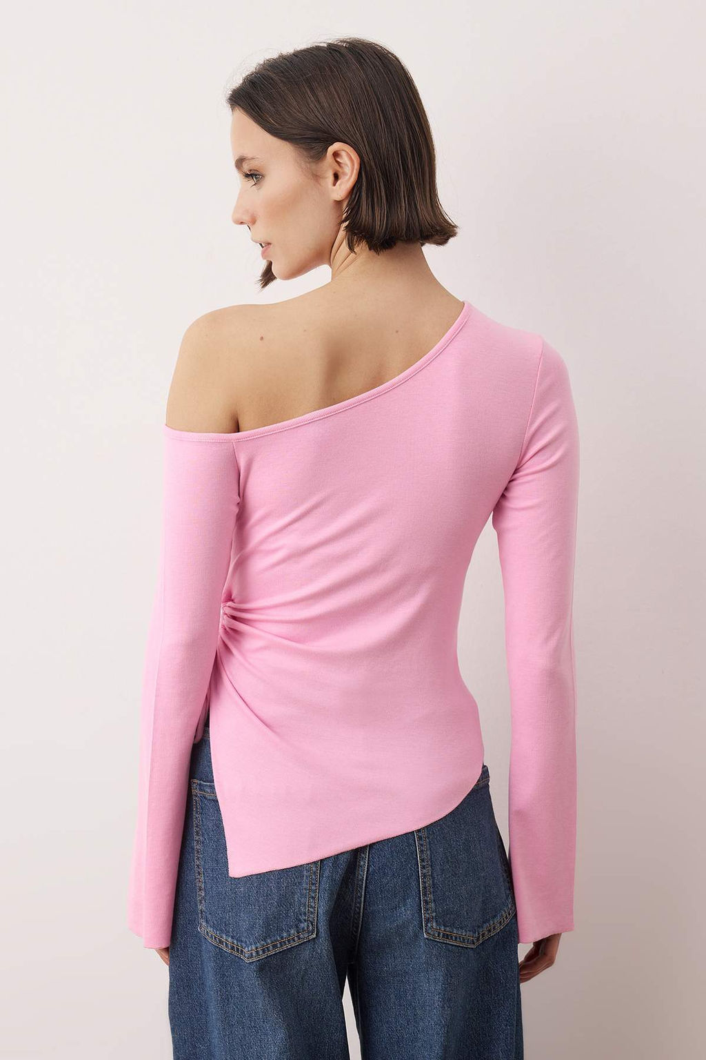 Kahverengi Ac?k Omuzlu Asimetrik Fitted/Vudua Otuan Ispanyol Kol Orme Bluz TWOAW26BZ00328 - Trendyolmilla фото 8