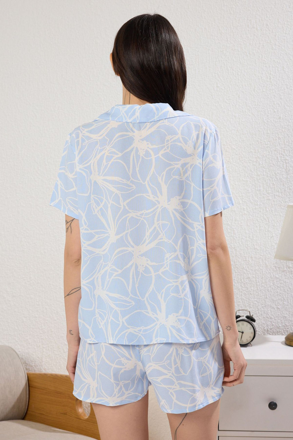 Trendyolmilla Mavi Cicekli Viskon Sortlu Dokuma Pijama Tak?m? THMSS25PT00306 фото 4