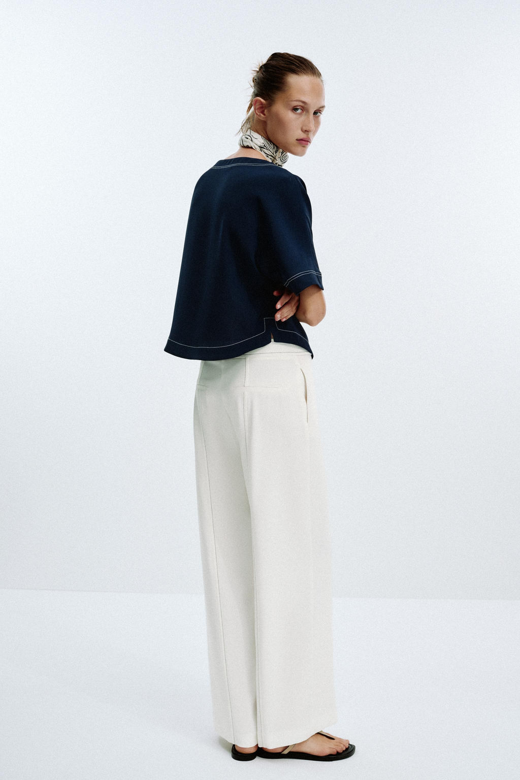 CONTRAST STITCHING TROUSERS WITH BELT LOOPS - Zara фото 3