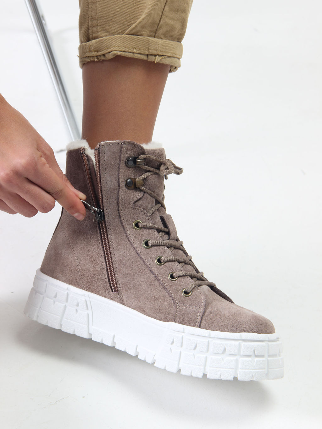 Ботинки 216.212131w. капучино замша/Шерсть