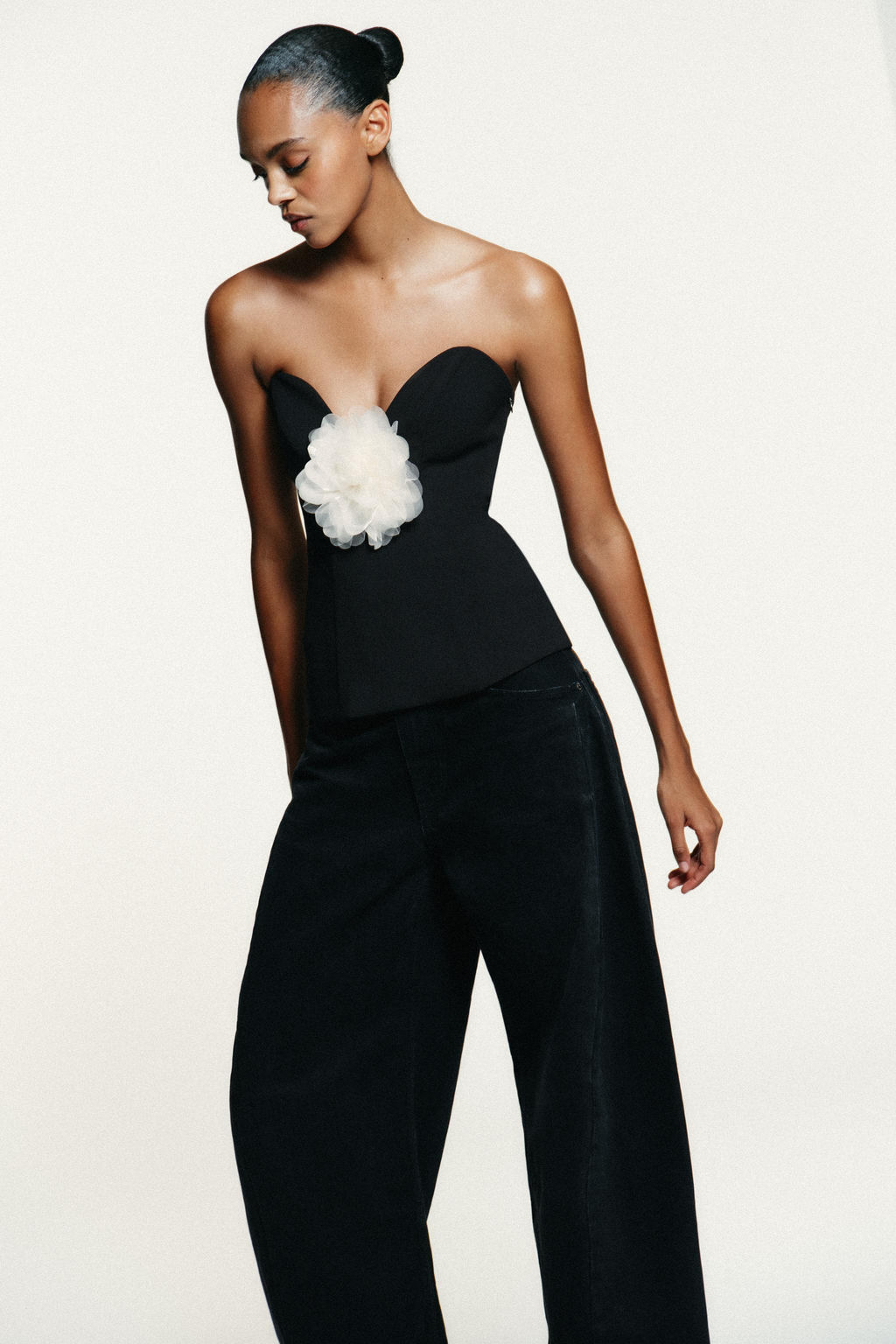 CONTRAST FLOWER BANDEAU TOP - Zara фото 3
