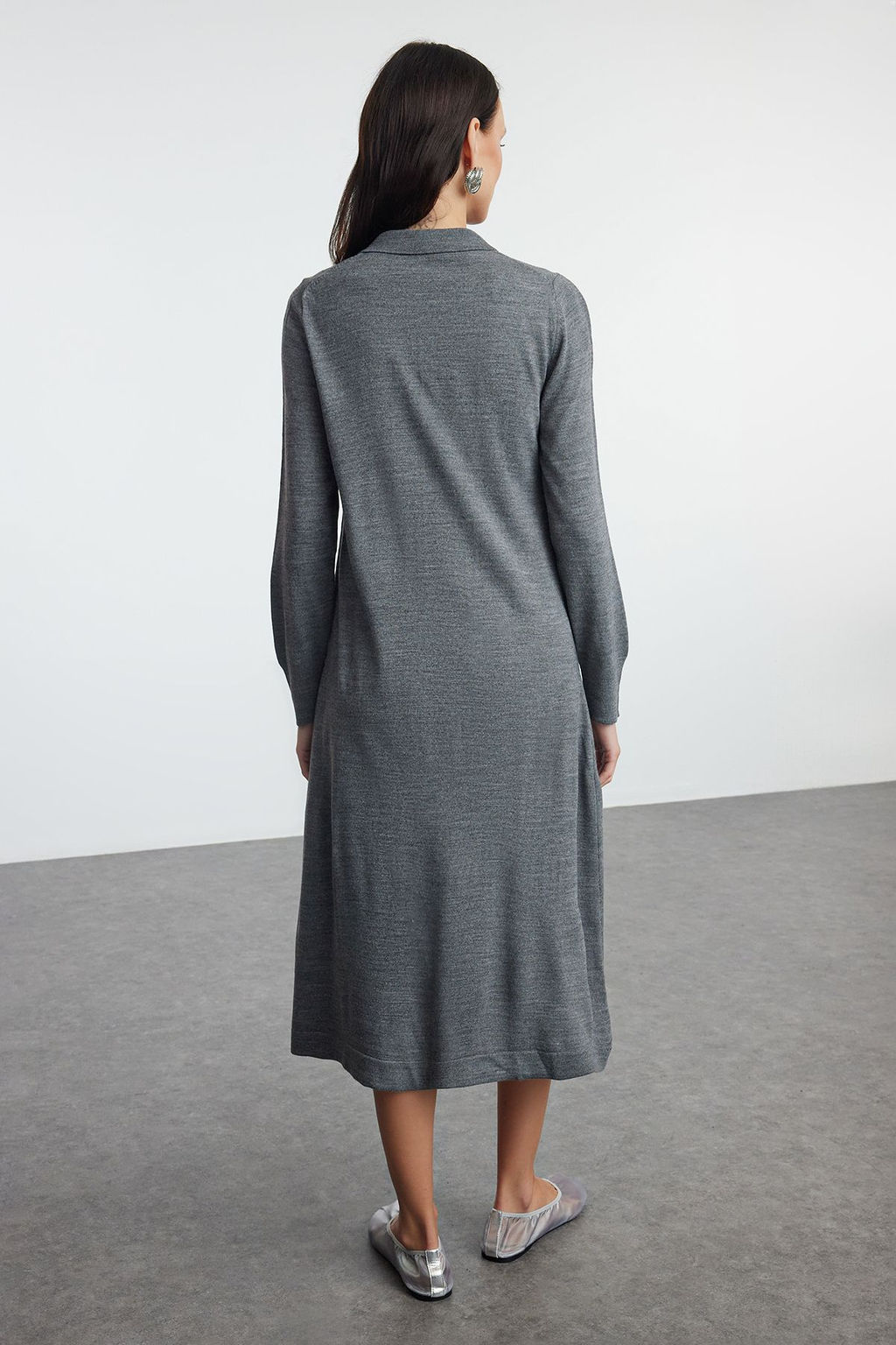 TRENDYOLMILLA Lacivert Midi Triko Polo Yaka Elbise TWOAW25EL00010 фото 5