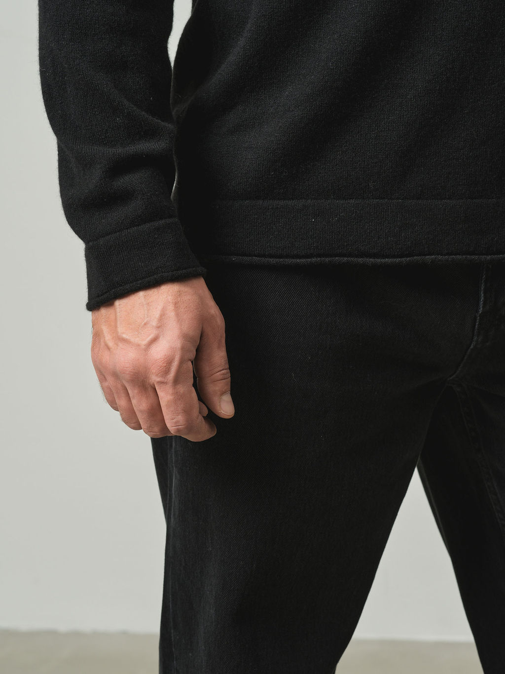 Джемпер мужской из кашемира KM051708-E черный