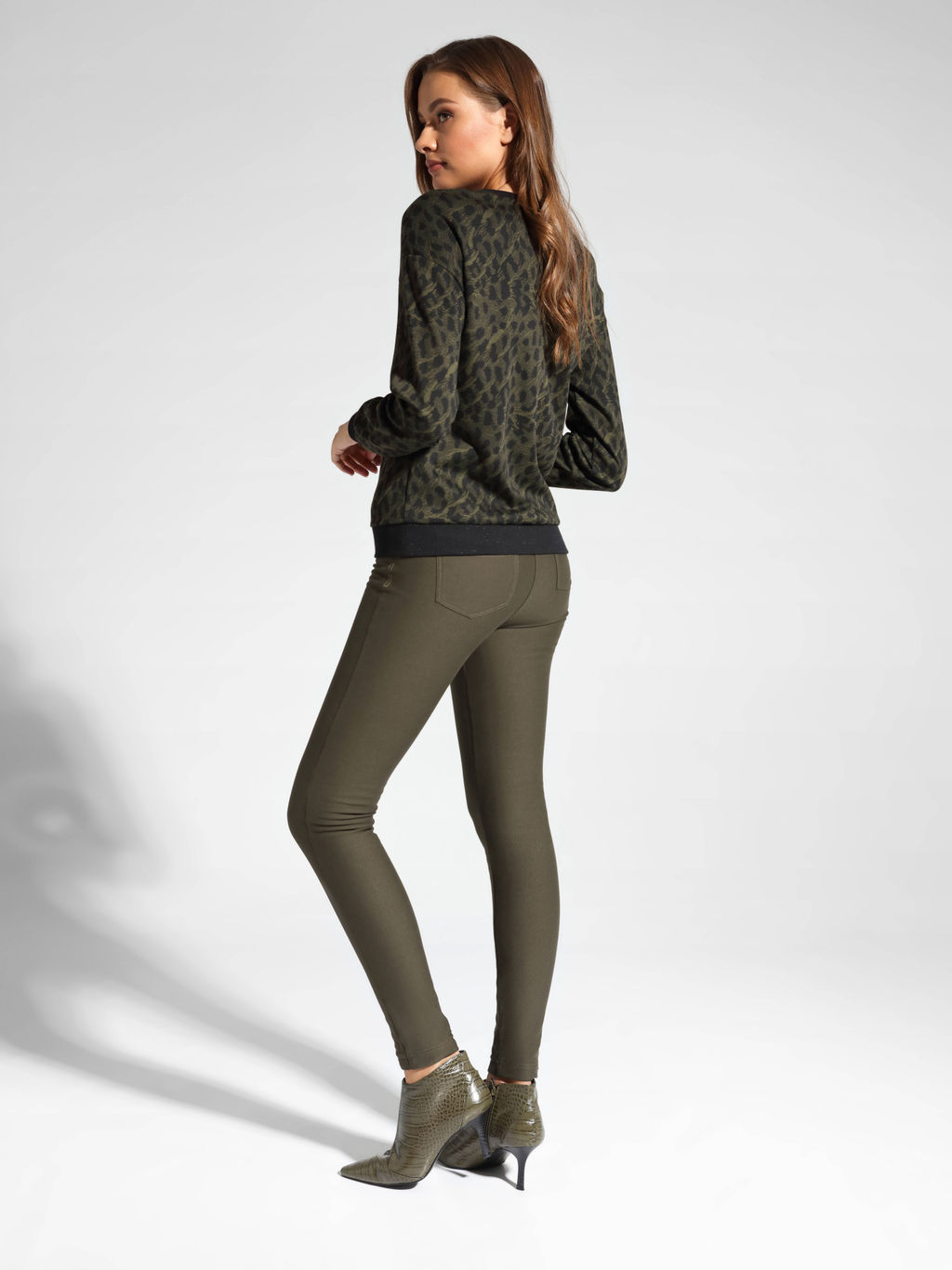 CONTE Свитшот c леопардовым рисунком LD 1054 khaki leo - Conte elegant фото 3