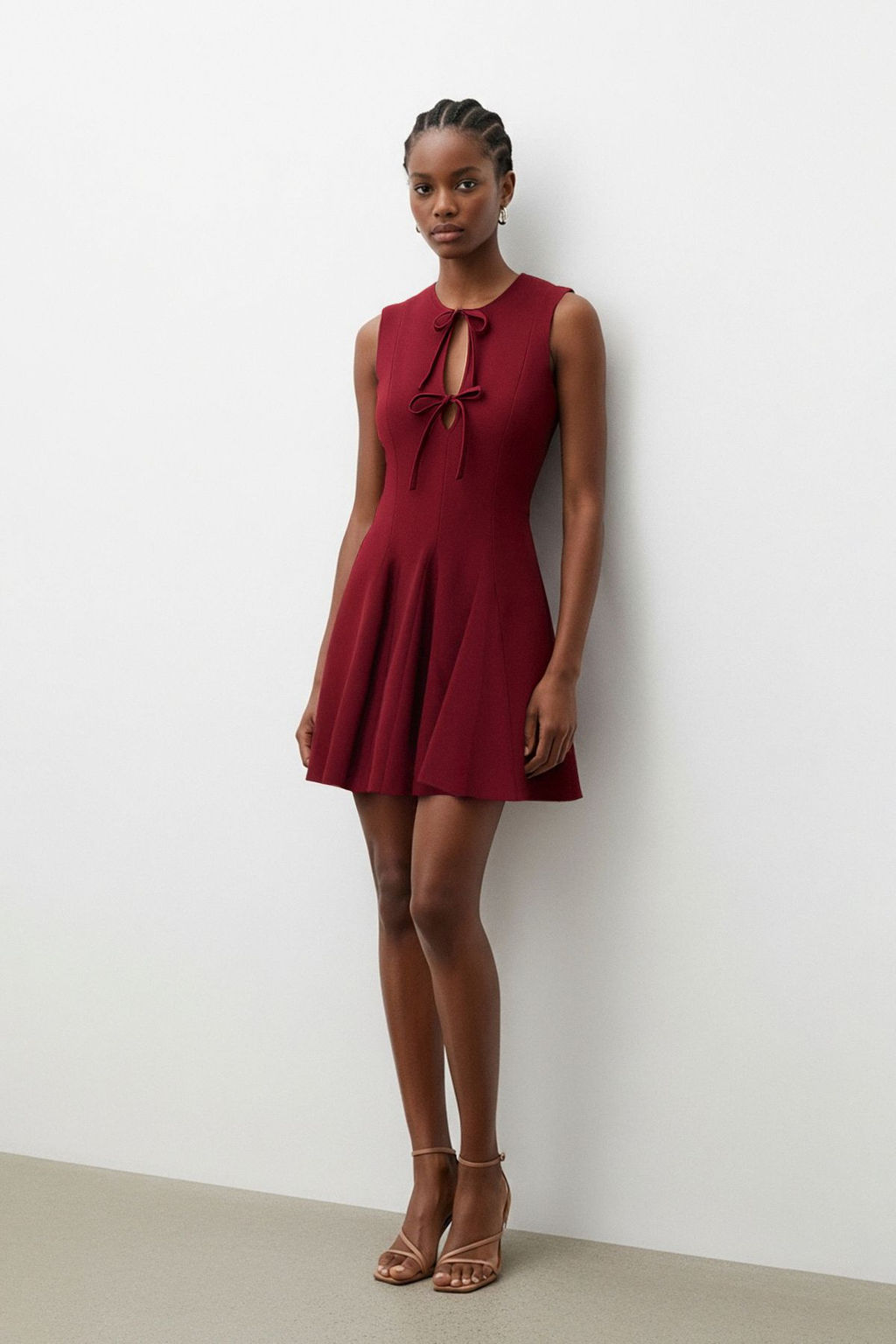 TRENDYOLMILLA Bordo Duz Etegi Belden Ac?lan Baglama Detayl? Mini Dokuma Elbise TWOSS25EL00747