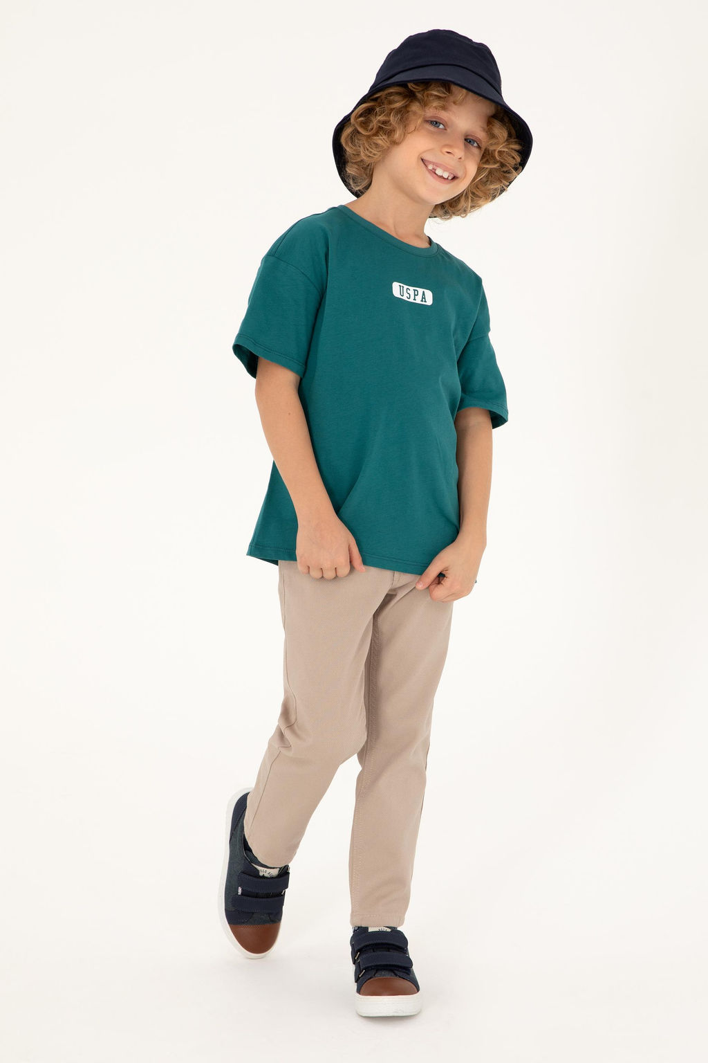 Темно-зеленая футболка для мальчика Неожиданная скидка в корзине