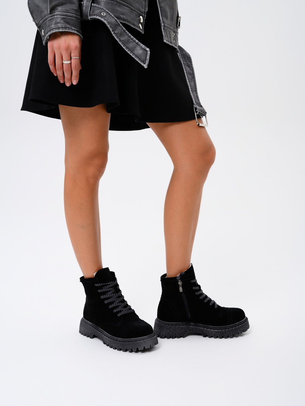 Ботинки 319.22511gr.Черный замша/мех