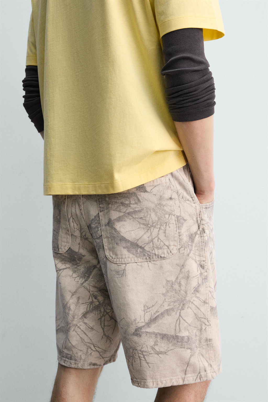 BERMUDA BAGGY FIT ESTAMPADO ?RBOLES / Estampado