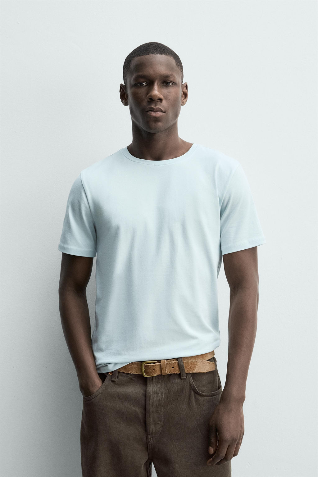 CAMISETA SLIM FIT B?SICA /01 / Celeste claro