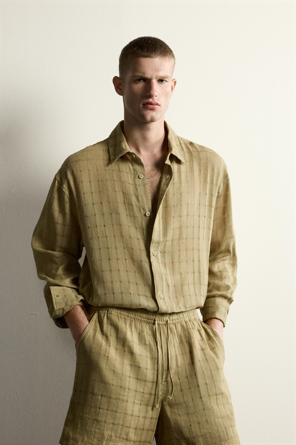 CAMISA RELAXED FIT JACQUARD CUADROS LINO - ALGOD?N / Khaki claro - Zara фото 2