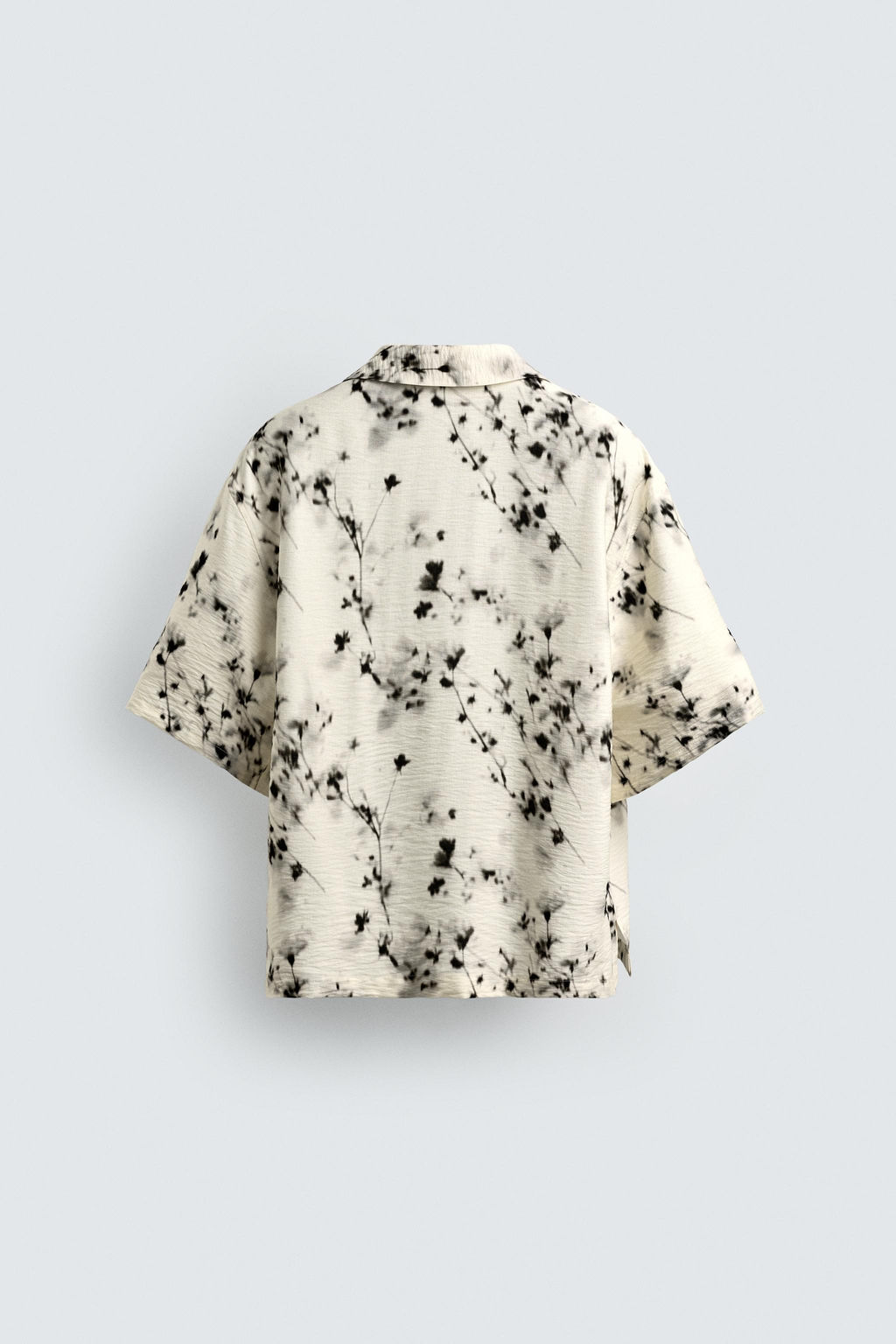CAMISA RELAXED FIT ESTAMPADO FLORAL / Blanco roto