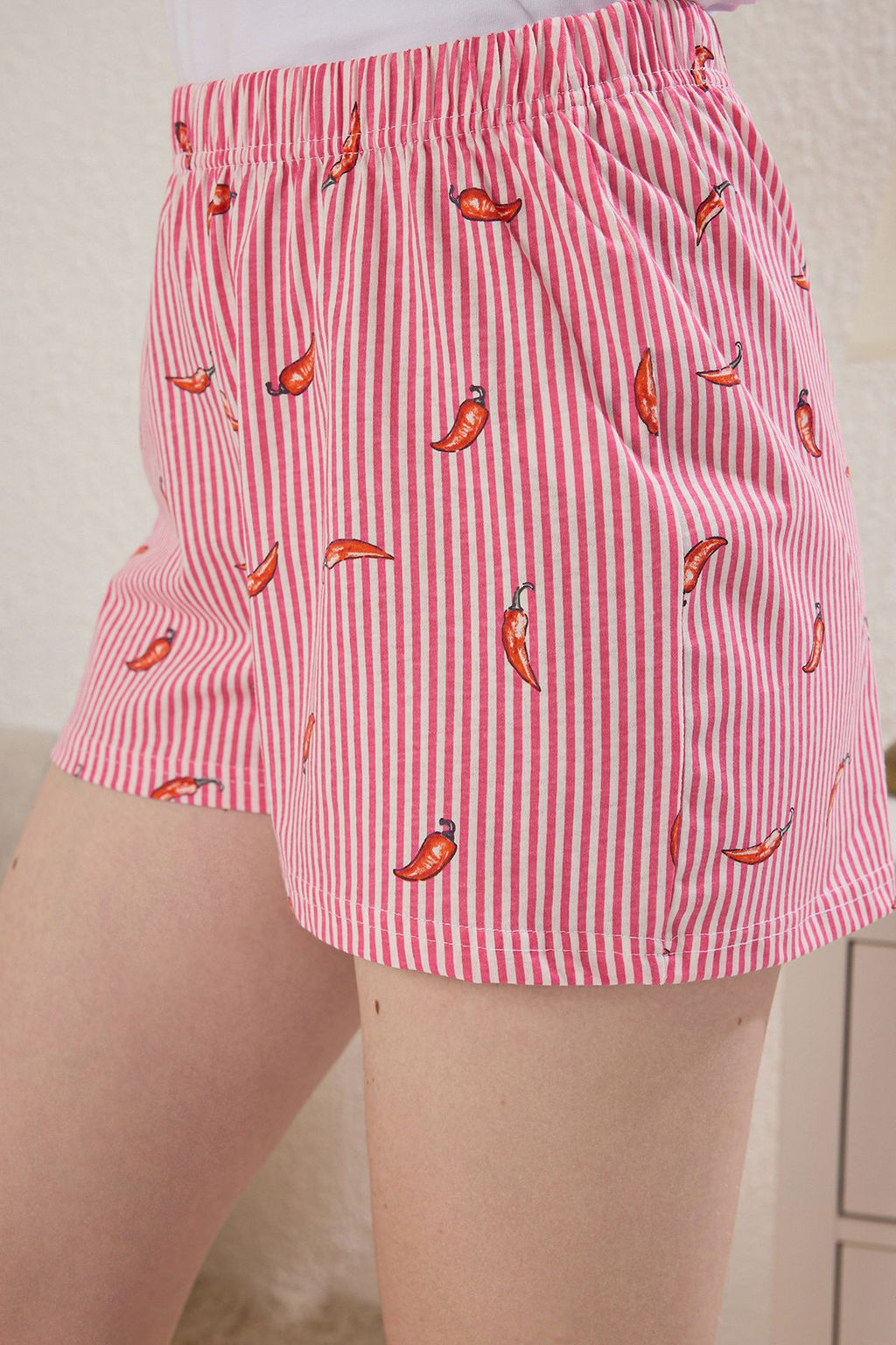 Trendyolmilla Beyaz %100 Pamuklu Cizgili Biber Desenli Sortlu Orme Pijama Tak?m? THMSS25PT00261 фото 11