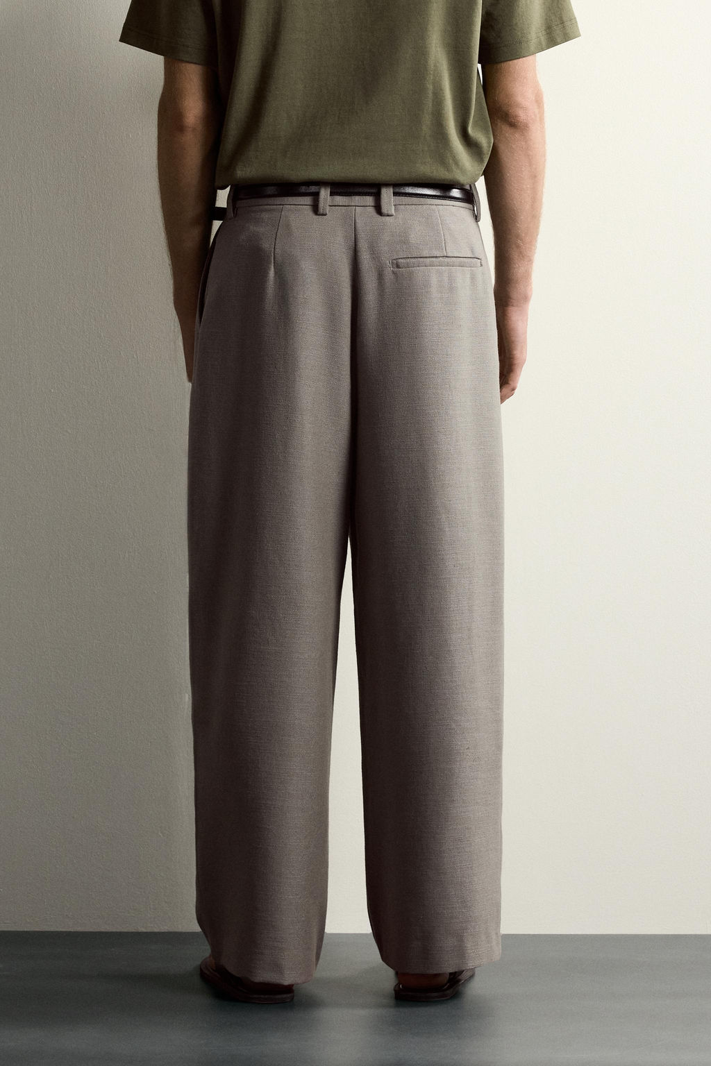 PANTAL?N RELAXED FIT ESTRUCTURA PLIEGUES / Verde gris - Zara фото 3
