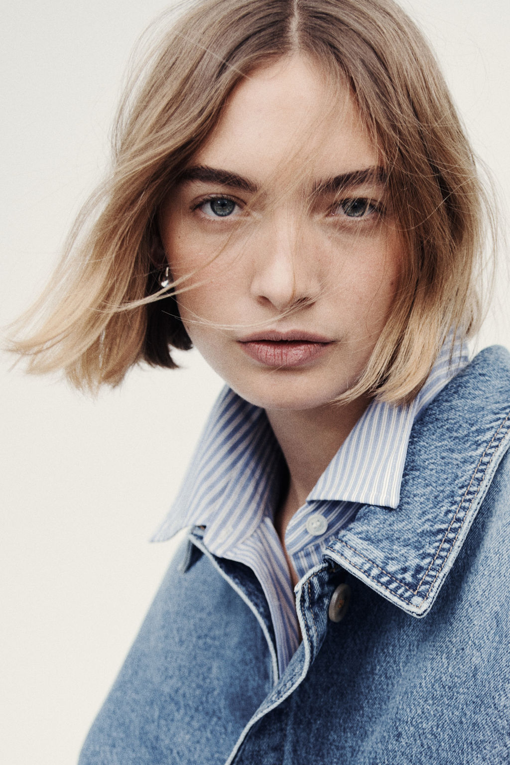 Chaqueta camisera en denim - H&m фото 11