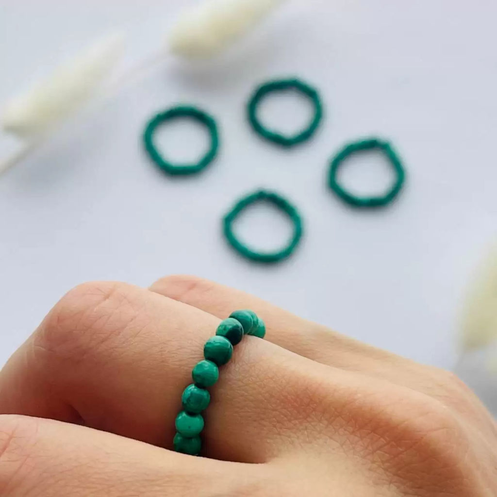 Кольцо на резинке из Малахита 16 р.