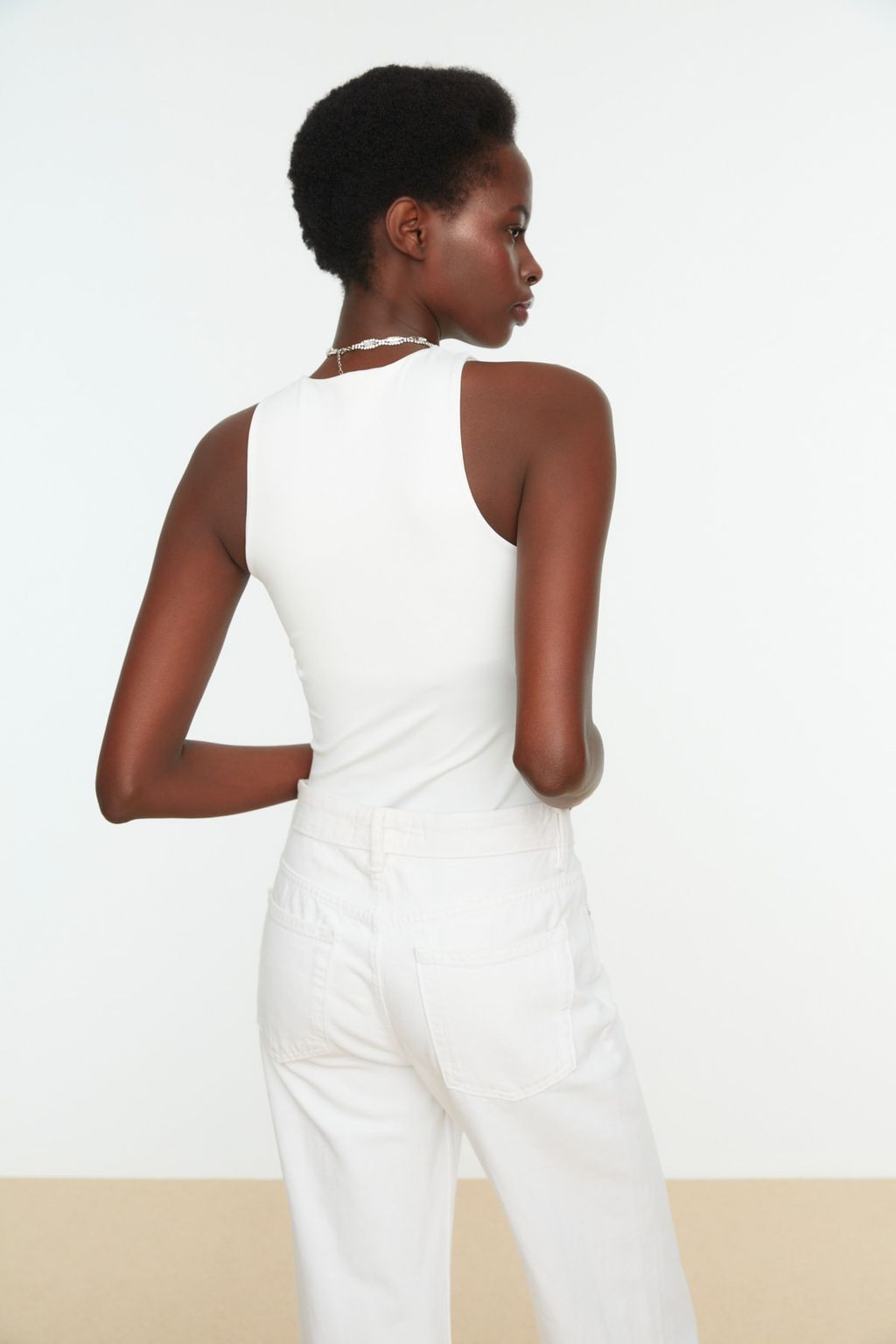 Beyaz Halter Yaka Vucuda Oturan Esnek Alttan C?tc?tl? Orme Body TWOSS20BD0044