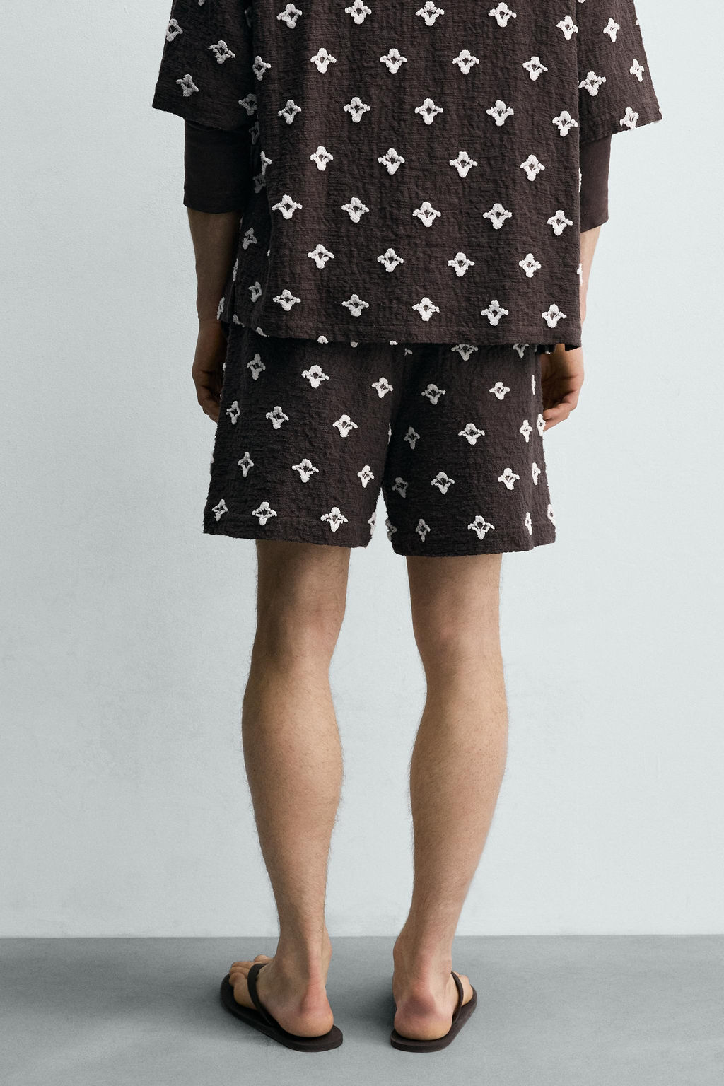 BERMUDA RELAXED FIT JACQUARD TEXTURA / Marr?n / Topo - Zara фото 3