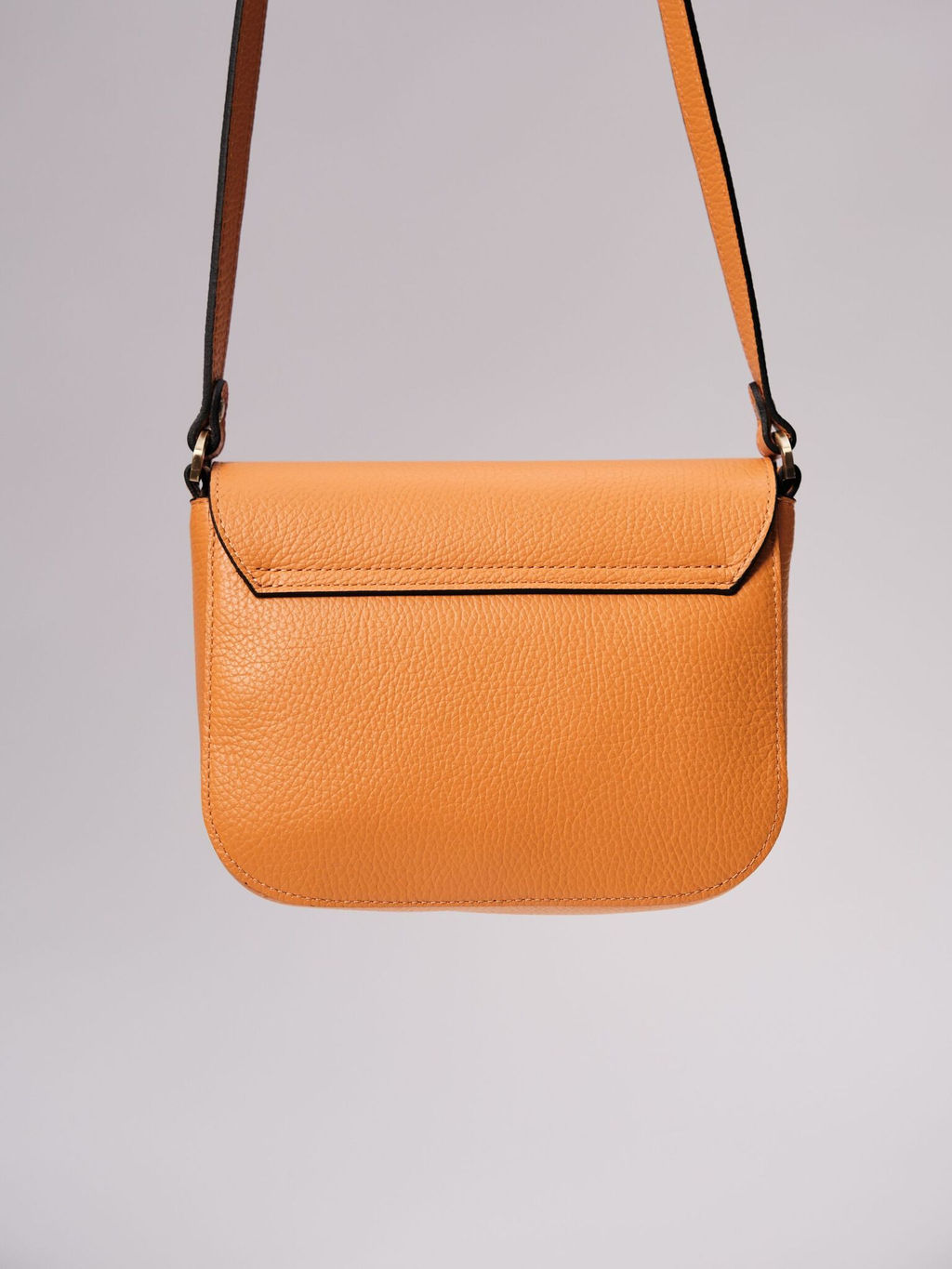 Сумка кожаная Azaro 30741 оранжевый карандаш