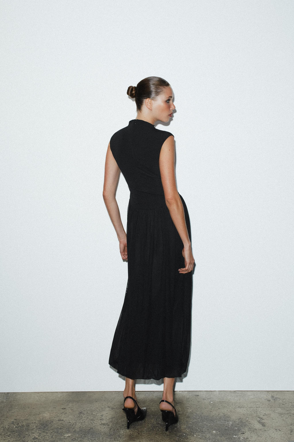 LONG CONTRAST TULLE DRESS - Zara фото 4