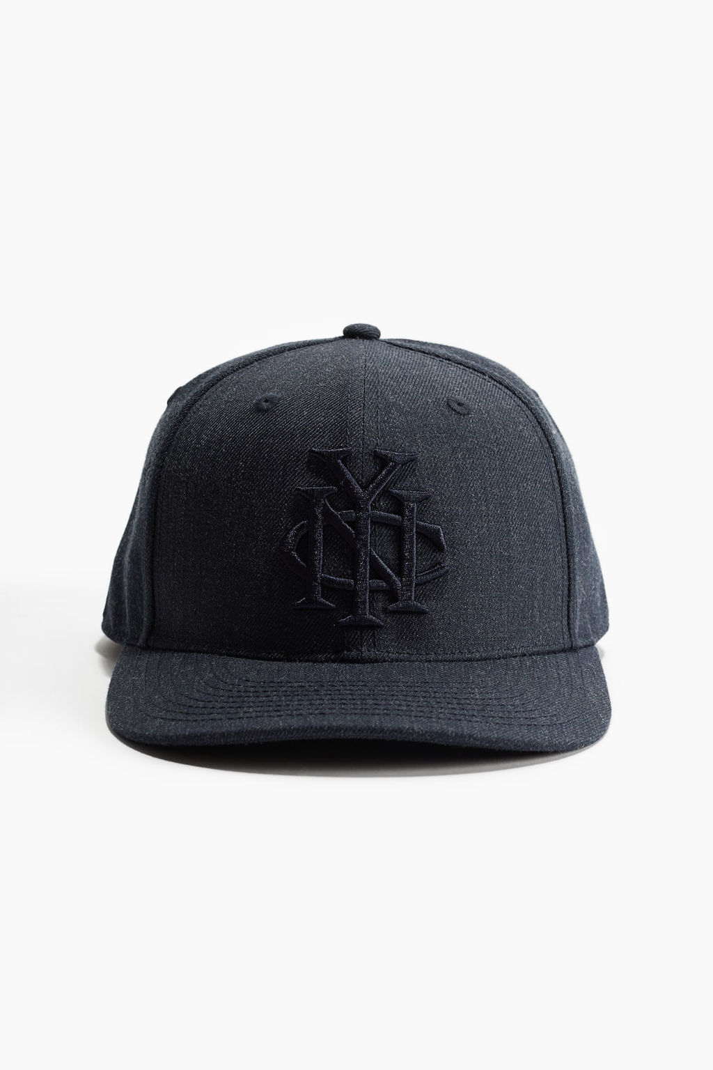 Gorra con motivo bordado