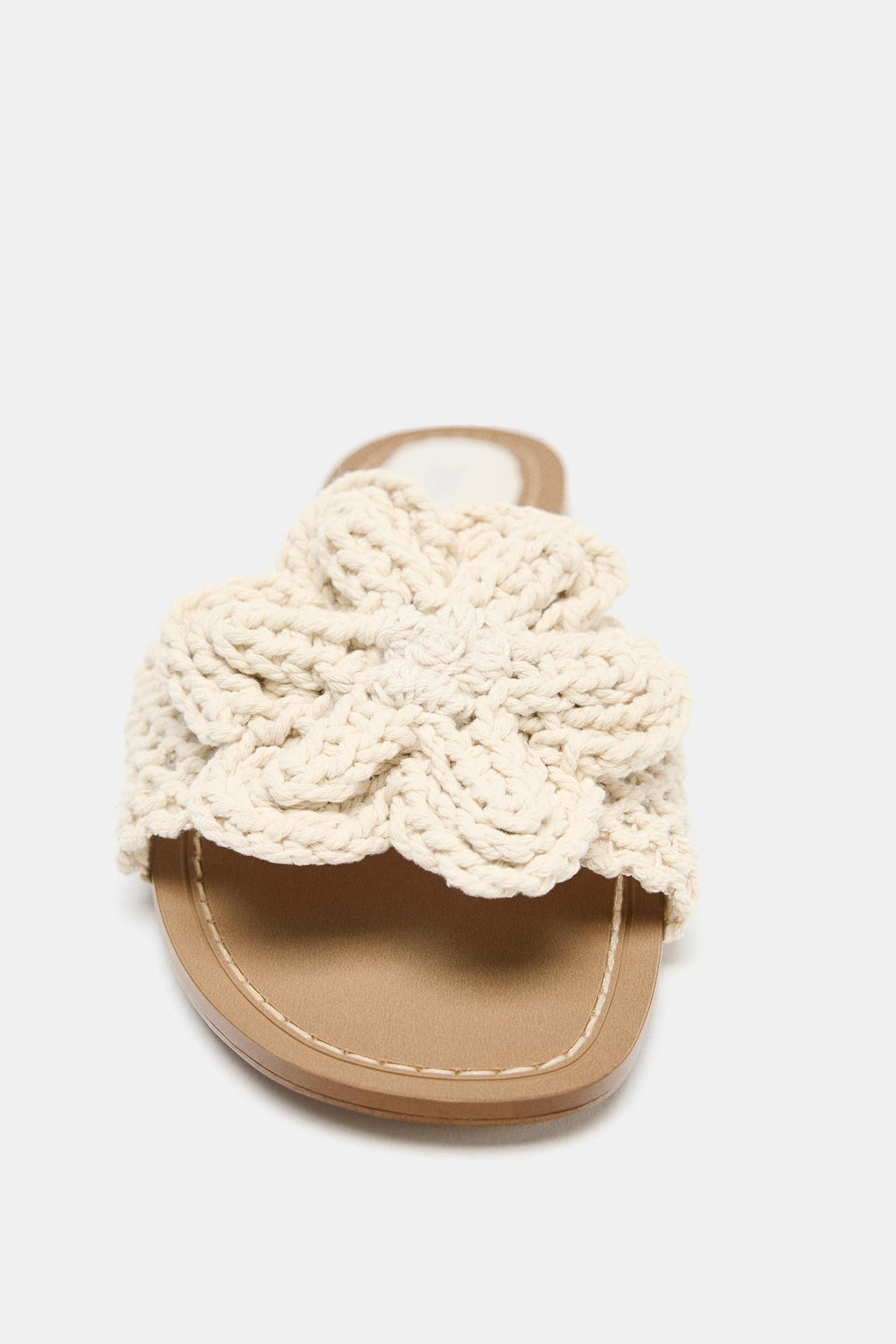 CROCHET BOW FLAT SANDALS