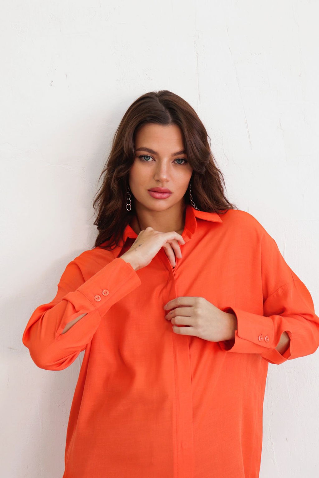 Базовая удлинённая рубашка свободного силуэта - Martichelli фото 32