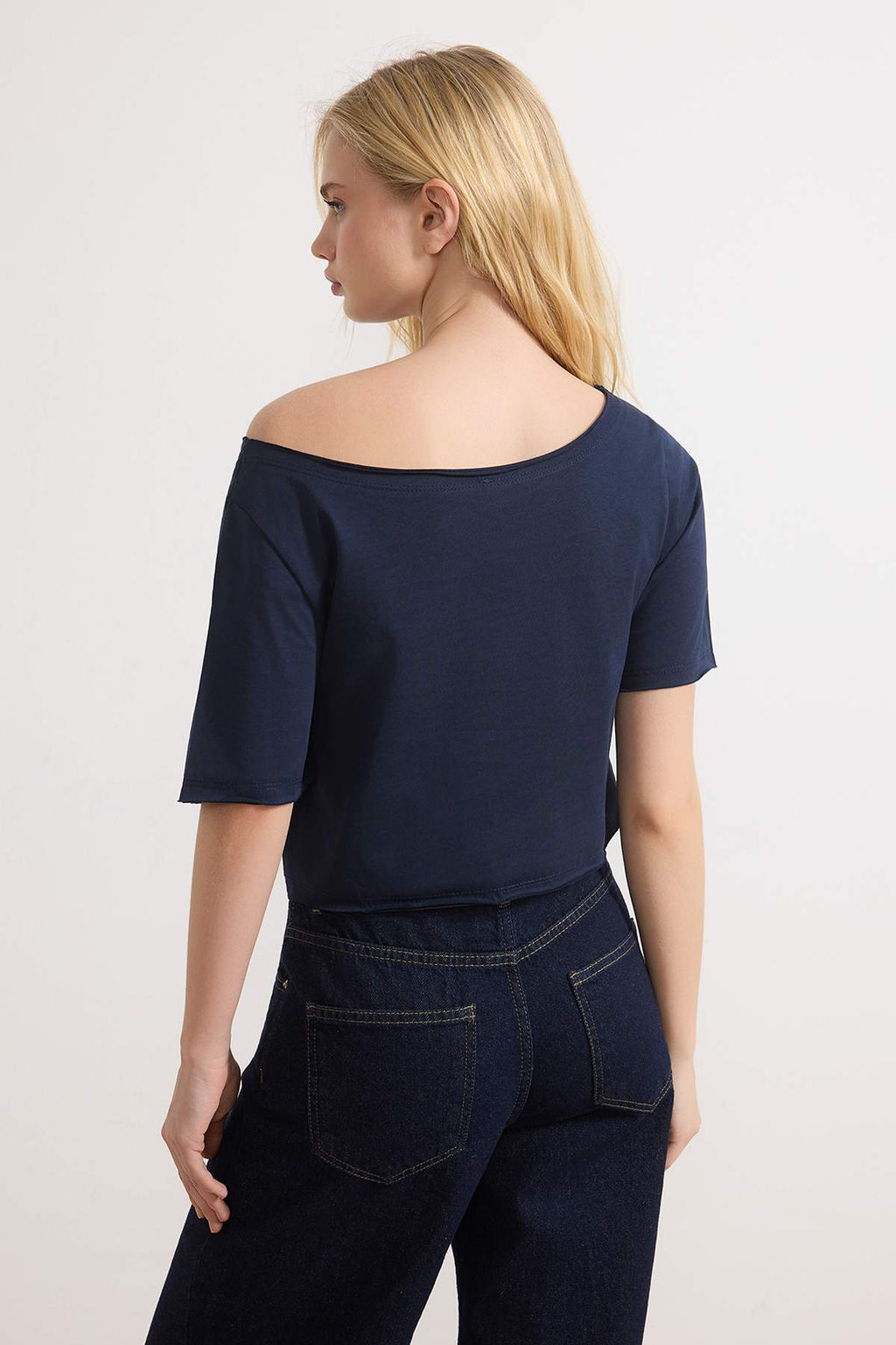 Lacivert-Gri Melanj 2li Paket %100 Pamuk Asimetrik Kay?k Yaka Crop Orme T-Shirt TWOSS25TS00194