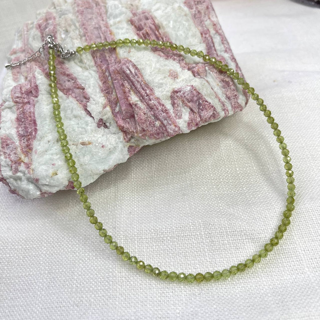 Колье из Хризолита 38 см +