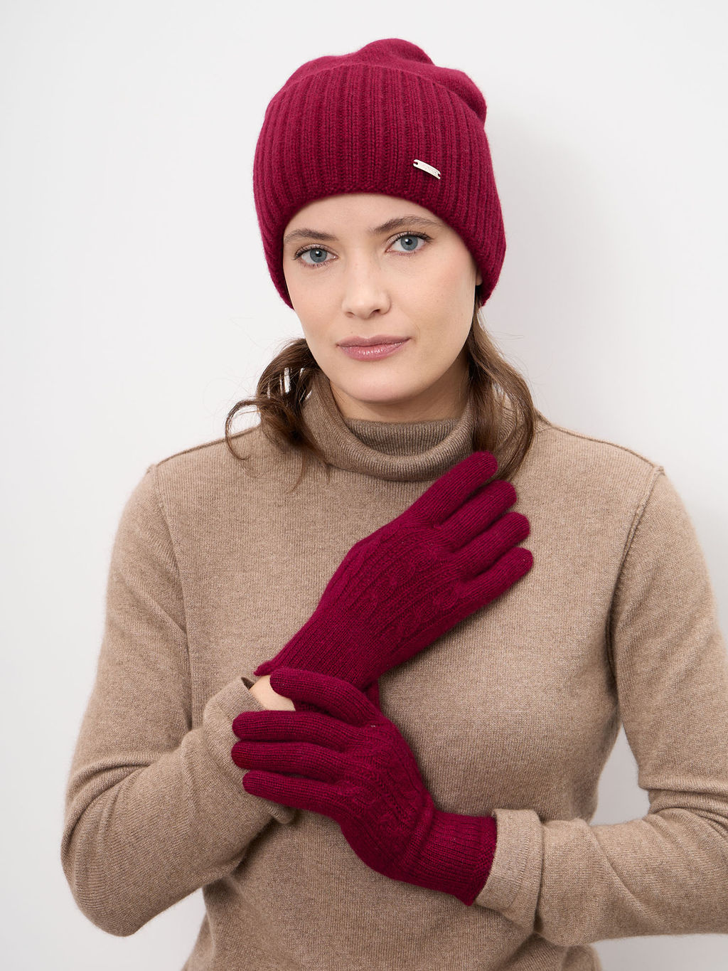 Шапка из кашемира 04301 бордовая