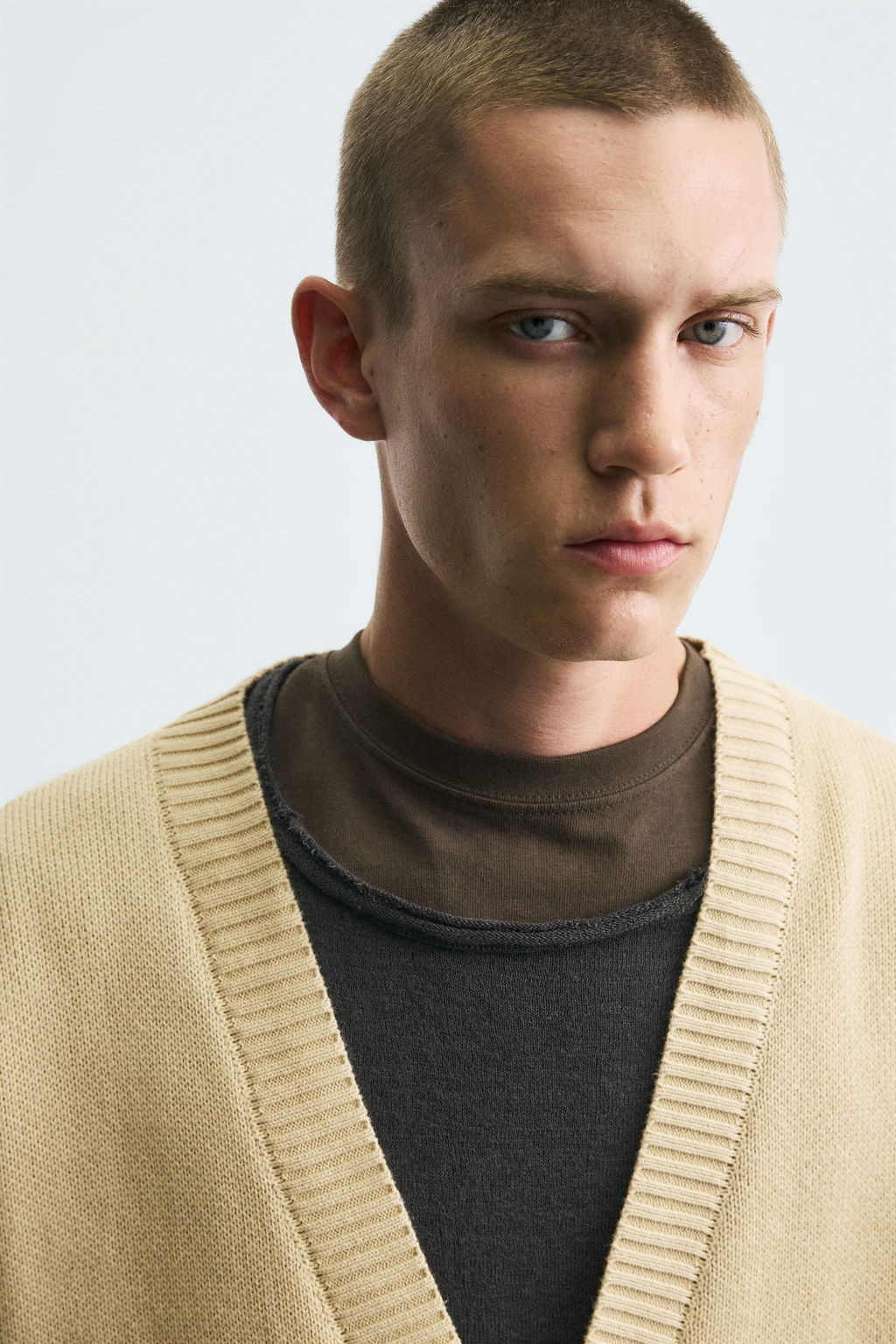 CARDIGAN WITH DISTRESSED RIBBED TRIMS