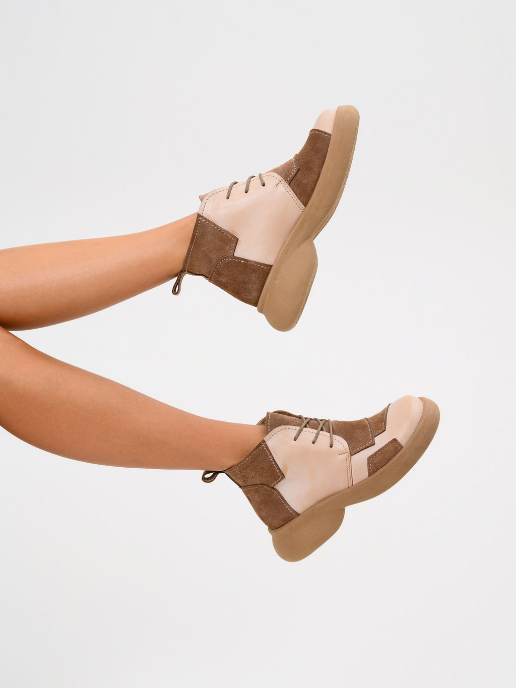 Ботинки 305.927ka.Вакса пудра+серо коричневая замша/шерсть