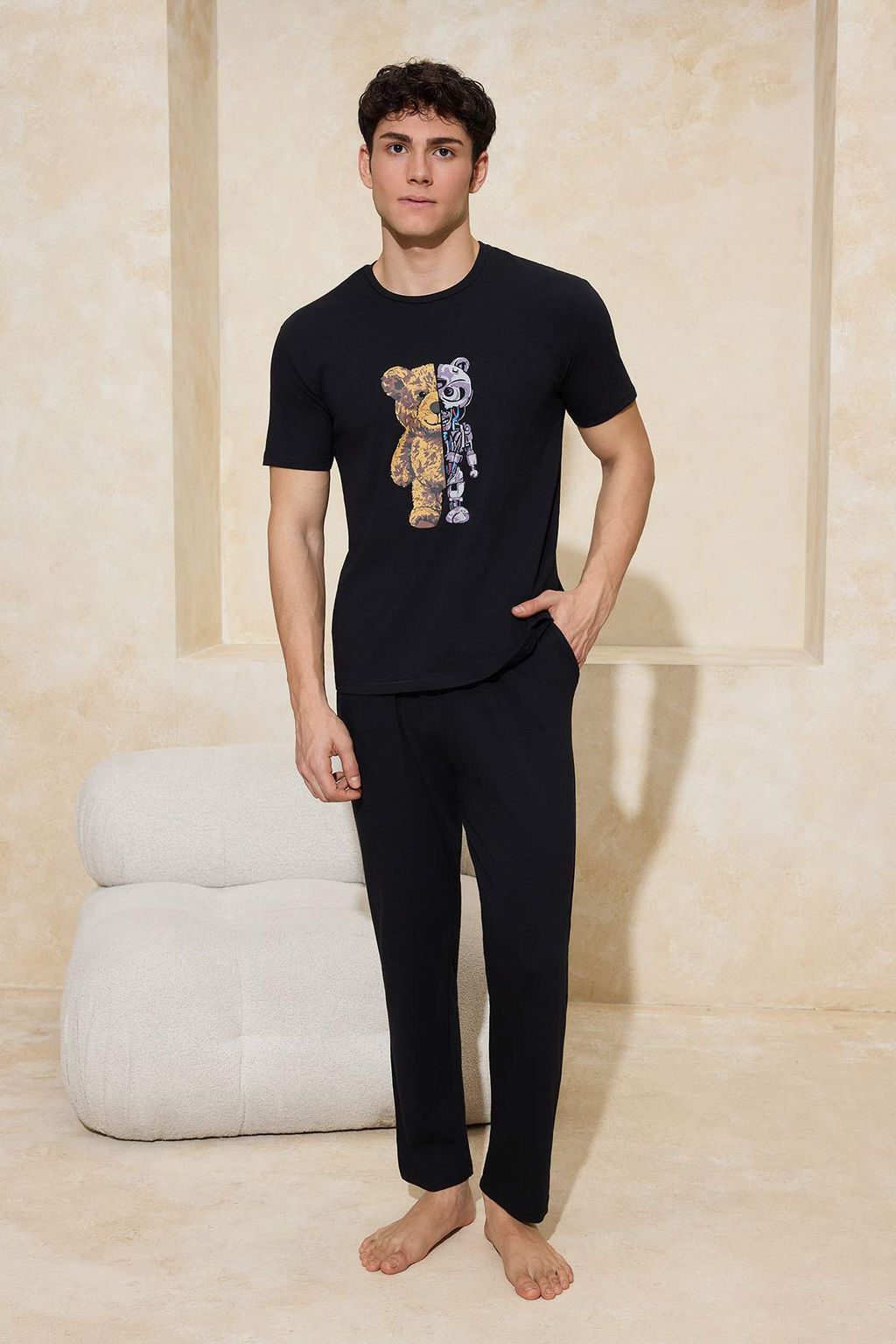 Siyah Regular Kesim Pamuklu K?sa Kollu Ust Robot Bask?l? Cep Detayl? Pijama Tak?m? TMNSS26PT00005 - Trendyolmilla фото 5