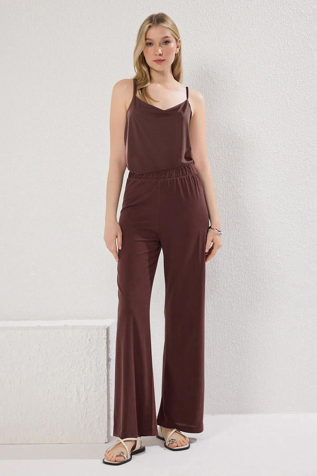 TRENDYOLMILLA Kahverengi More Sustainable Modal Ak?skan Kumasl? Straight Esnek Orme Pantolon TWOSS25PL00085
