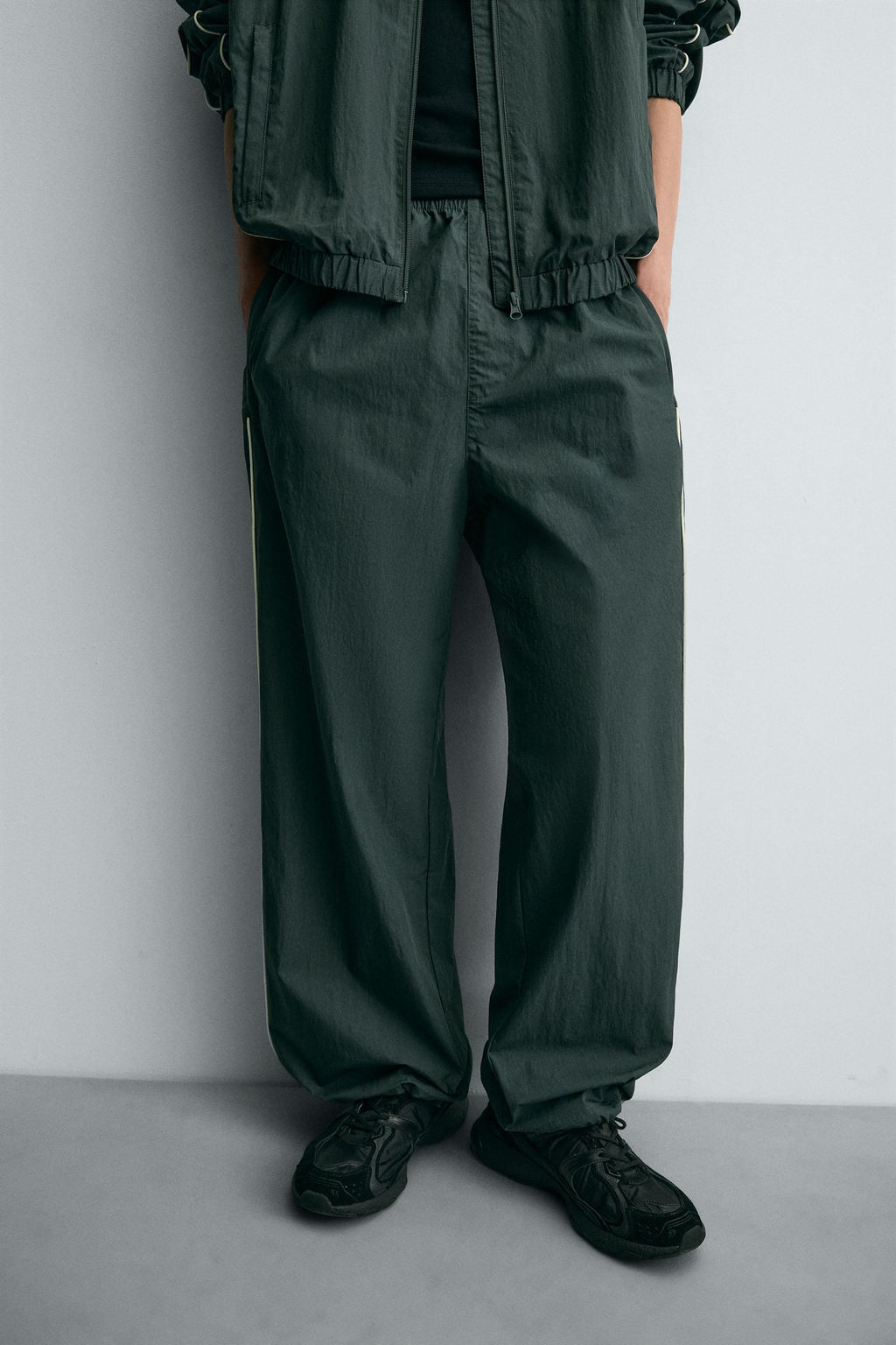 CONTRAST TECHNICAL JOGGER TROUSERS - Zara фото 6