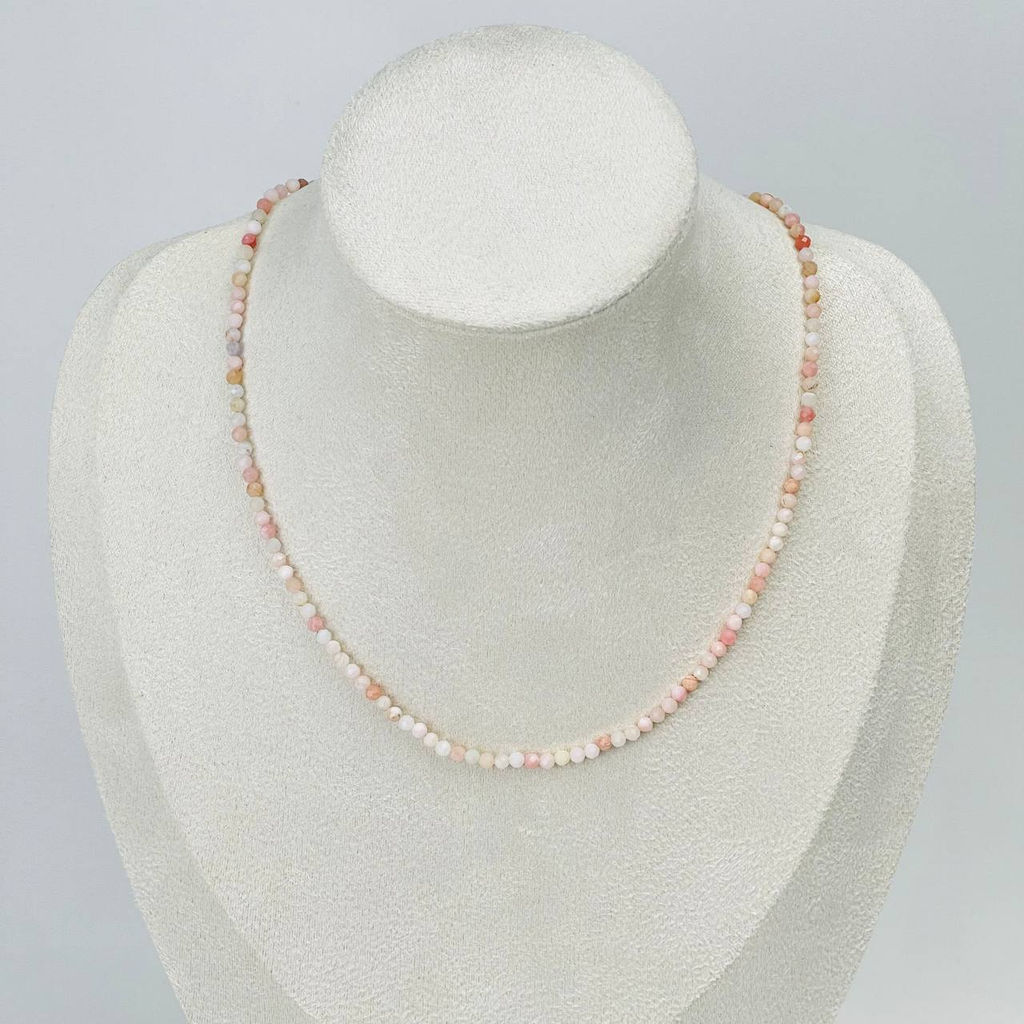 Колье из розового Опала