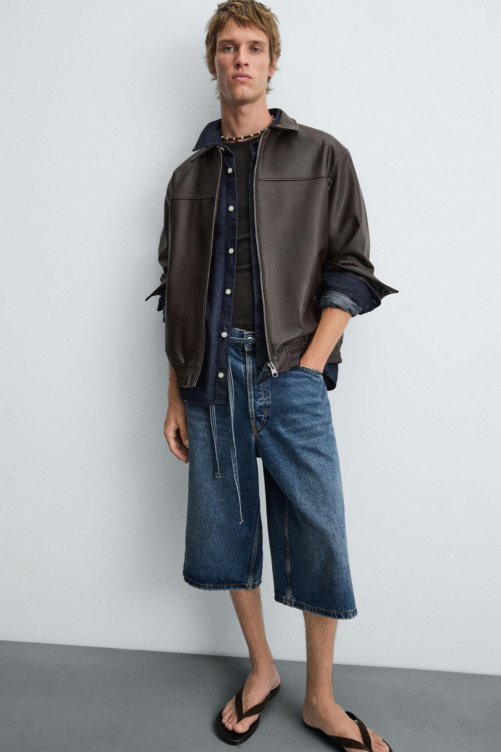 LEATHER EFFECT BOMBER JACKET - Zara фото 5