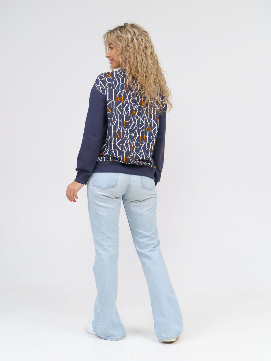 892 Свитшот "Серый/буквы/оранжевый"