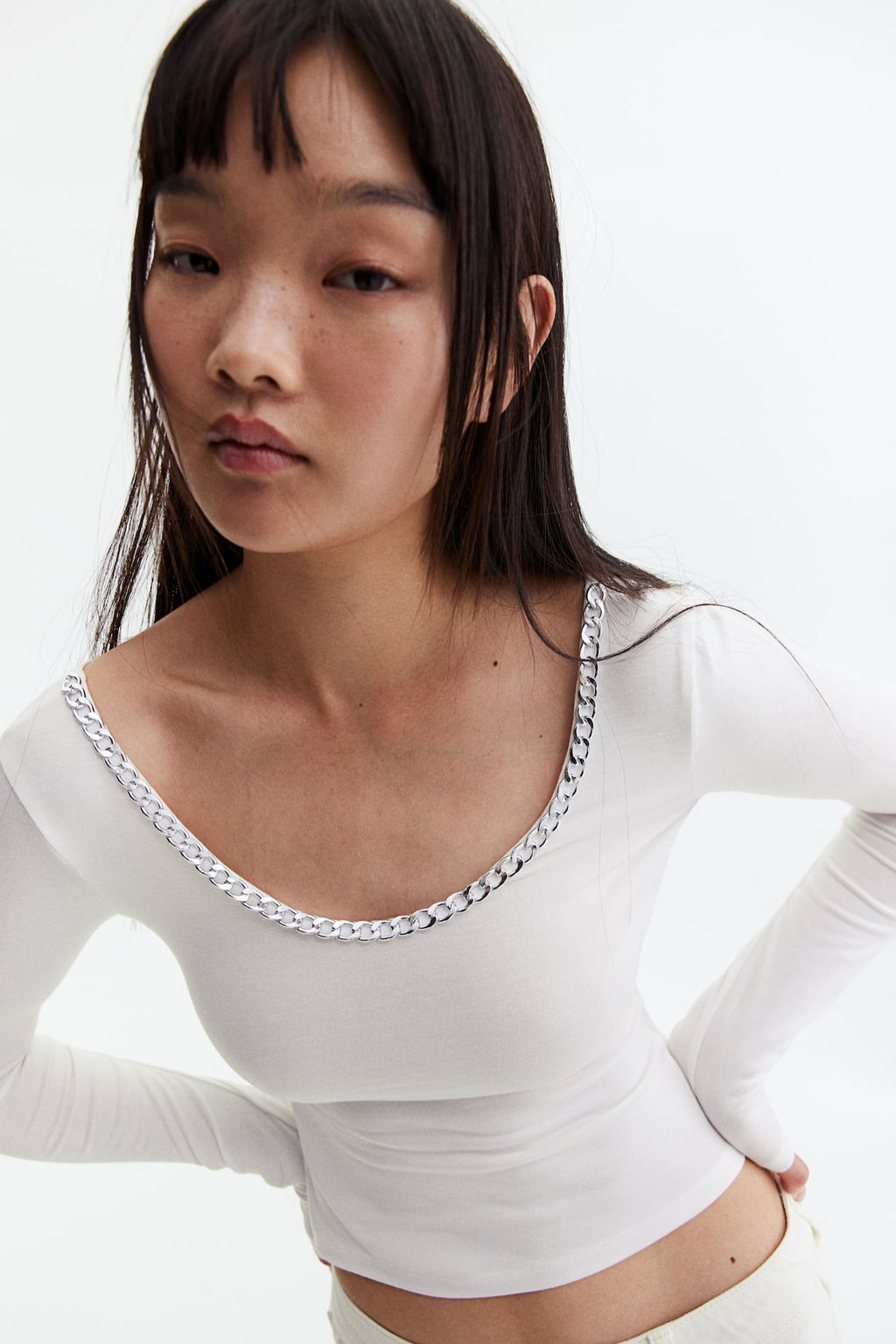 Top de manga larga con cadena decorativa - H&m фото 2