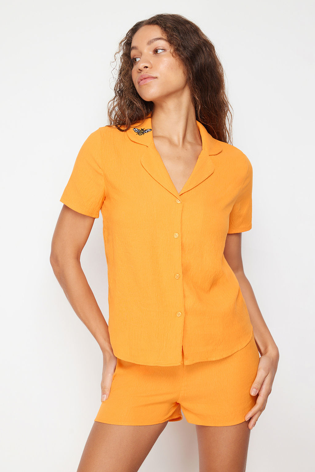 Trendyolmilla Sar? Ar? Nak?sl? Sortlu Dokuma Pijama Tak?m? THMSS24PT00053 фото 2