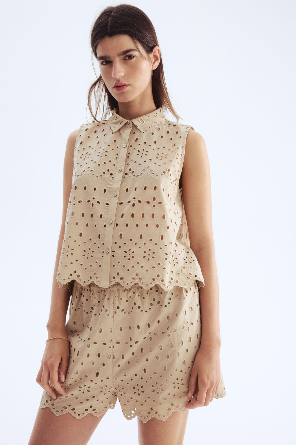 Pantal?n corto con bordado ingl?s - H&m фото 3