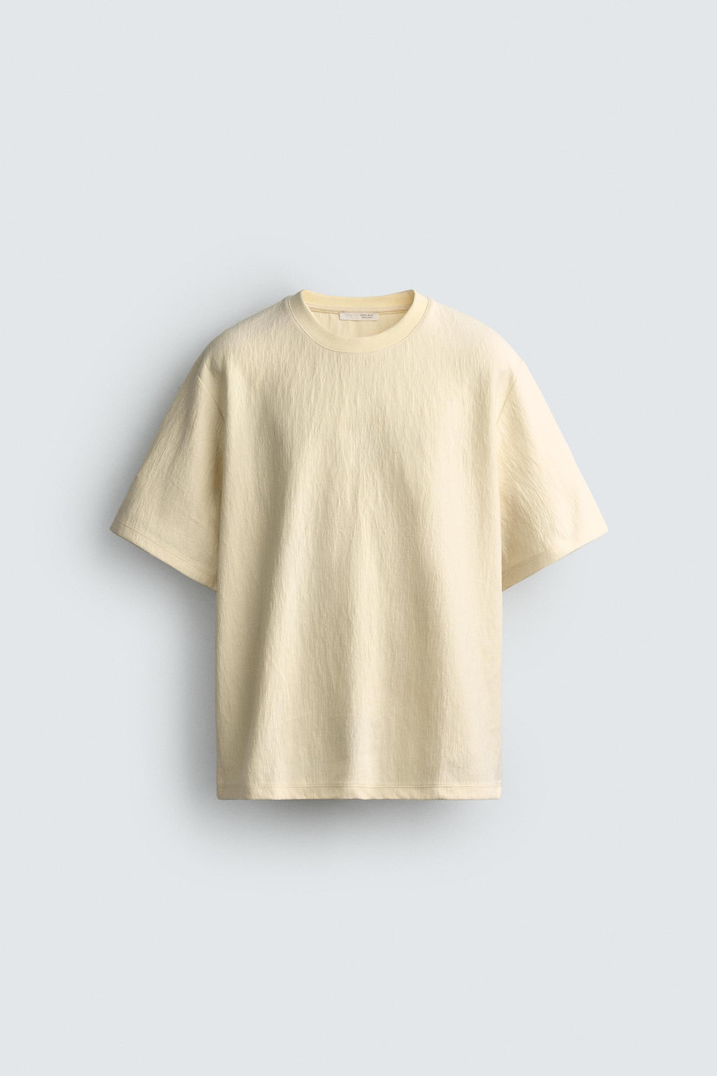 CAMISETA RELAXED FIT ESTRUCTURA / Mantequilla