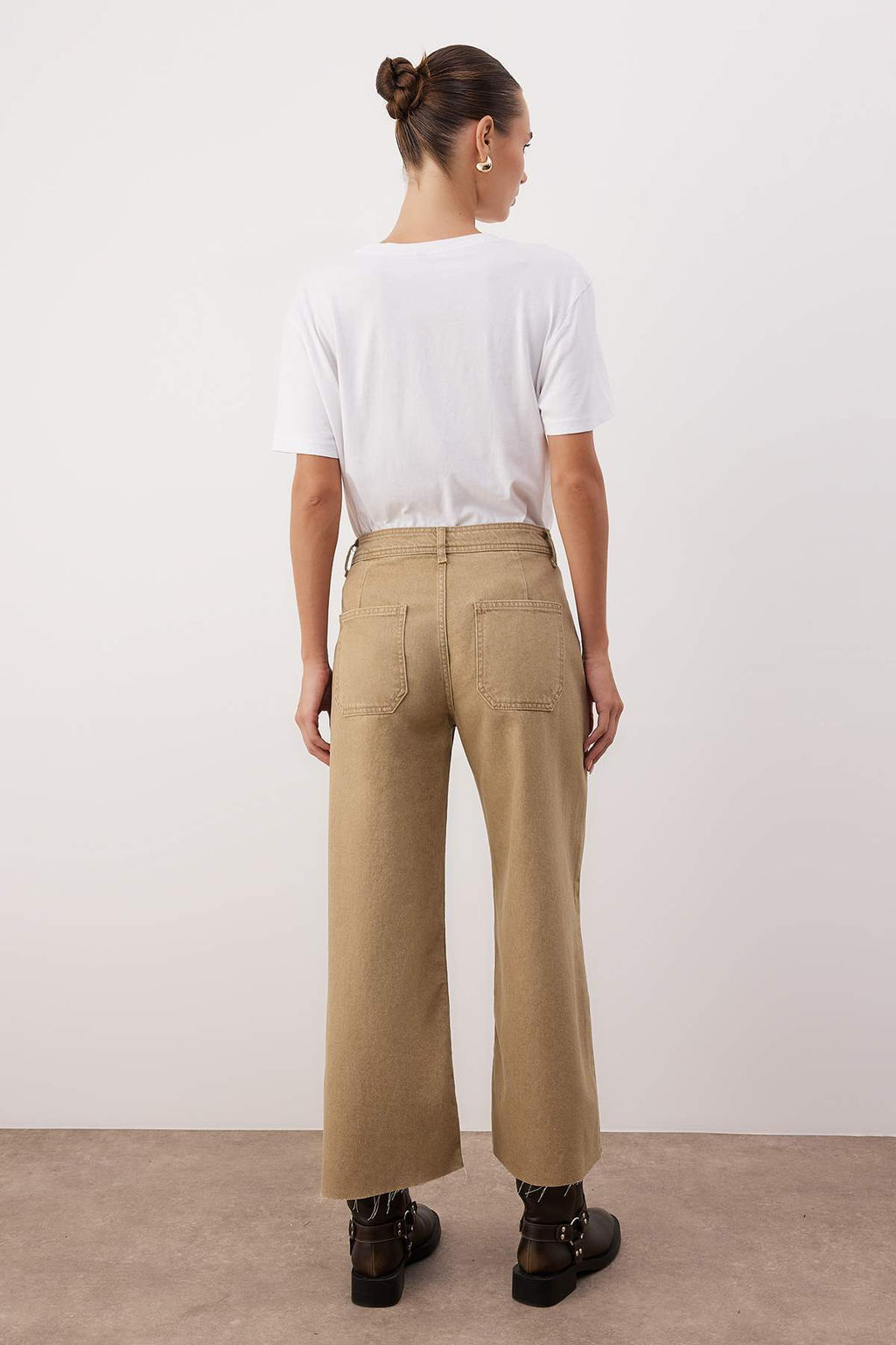 Koyu Mavi Orta Belli ve Beli Detayl? Pacas? Kesikli Culotte Bilek Boyu Jeans TWOAW26JE00045 - Trendyolmilla фото 10