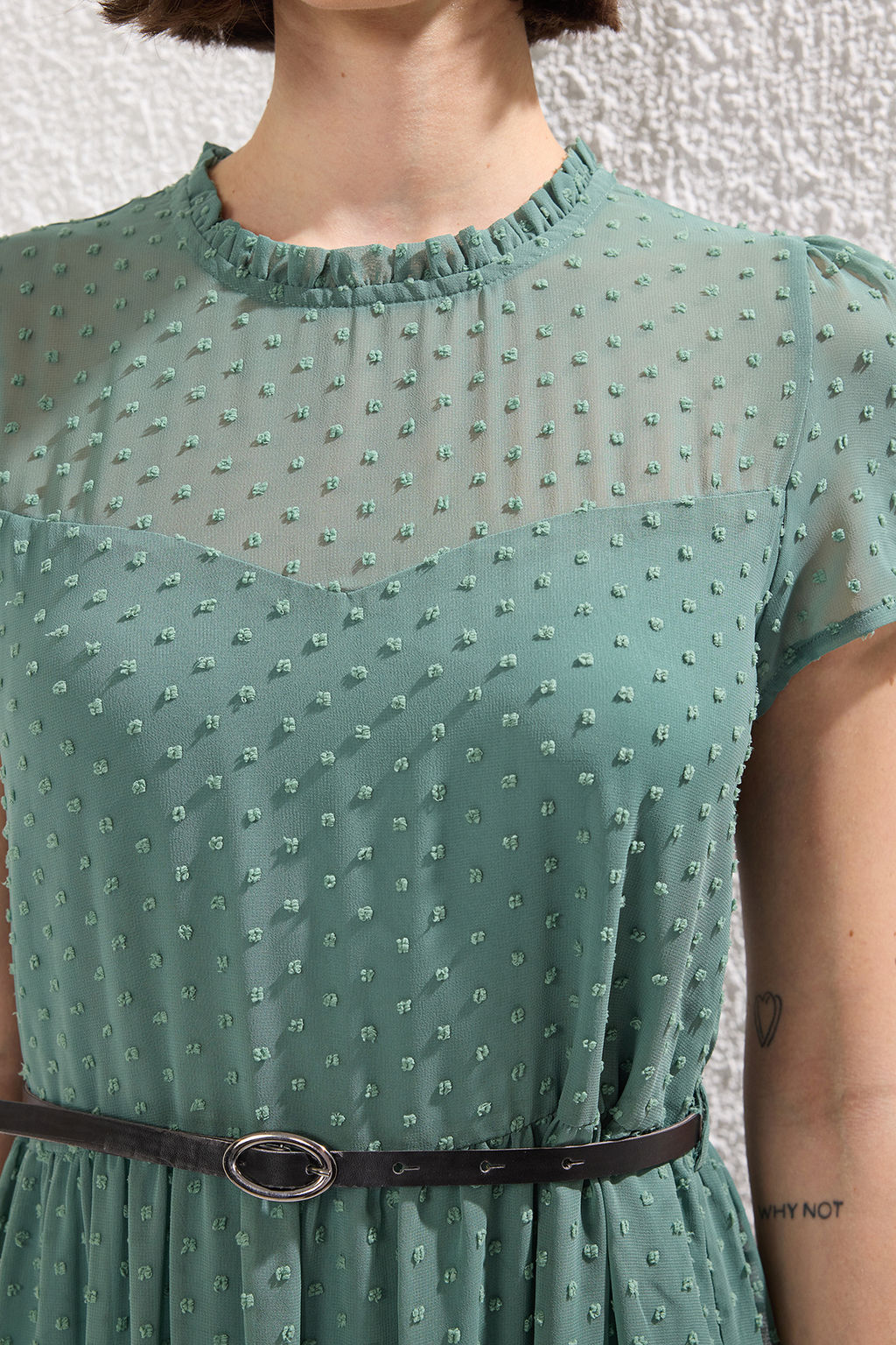 TRENDYOLMILLA Siyah Kemerli A Kesim Astarl? Midi Dokuma Elbise TWOSS20EL0983