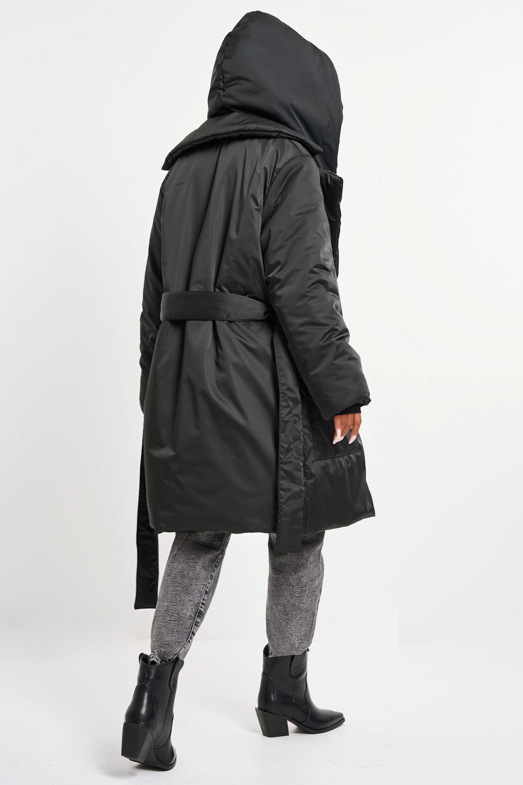 Куртка удлиненная со съемным капюшоном черная