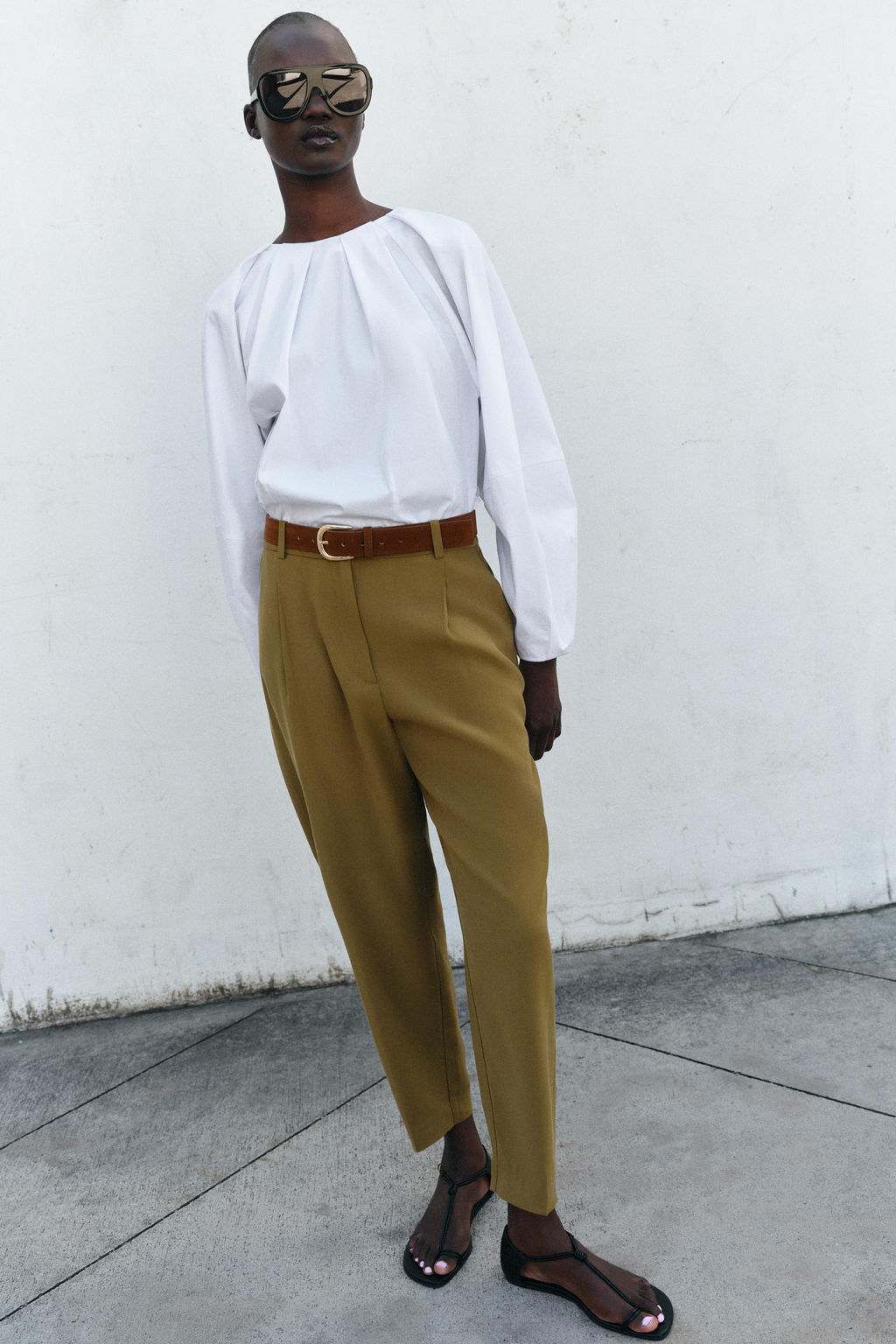 PANTAL?N PINZAS CINTUR?N / Khaki - Zara фото 3