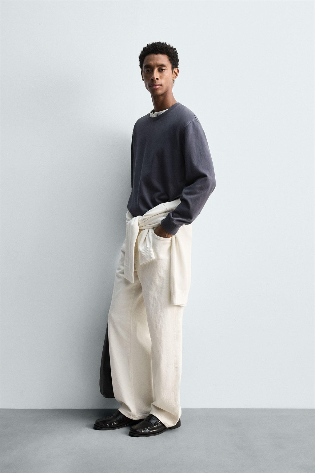 SOFT CREW NECK FADED SWEATSHIRT - Zara фото 4