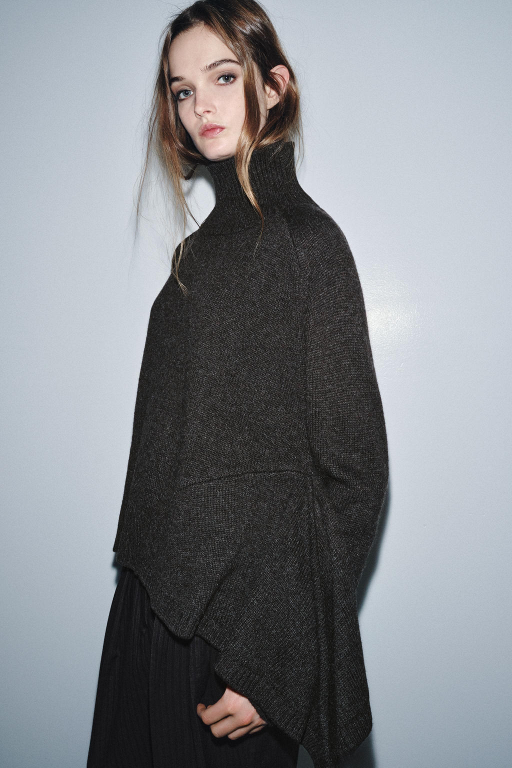 WOOL JUMPER WITH ASYMMETRIC HEM - Zara фото 4